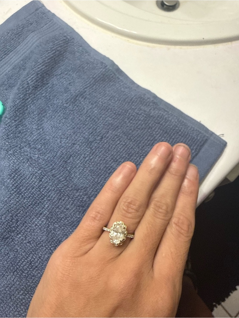 Disney Belle engagement ring. 2ct center diamond